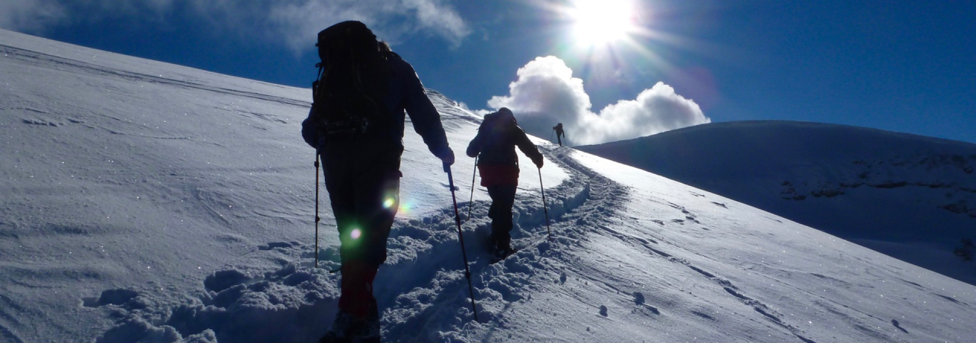 Snowshoe Summits in Samoêns