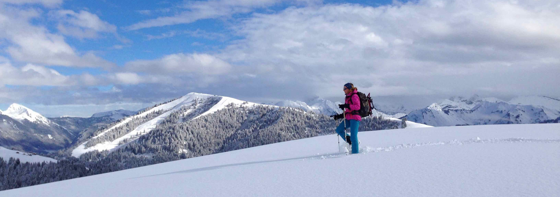 Snowshoe Summits in Samoêns