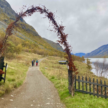 Walking to Gjendebu