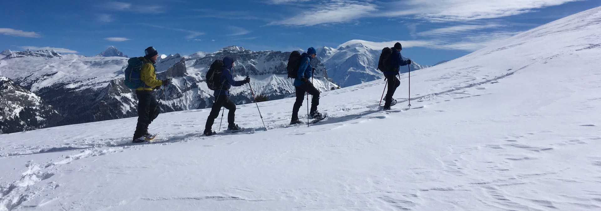 Snowshoe Summits in Samoêns