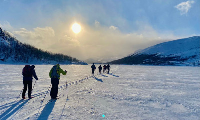 Crossing frozen lakes in the Jotunheim